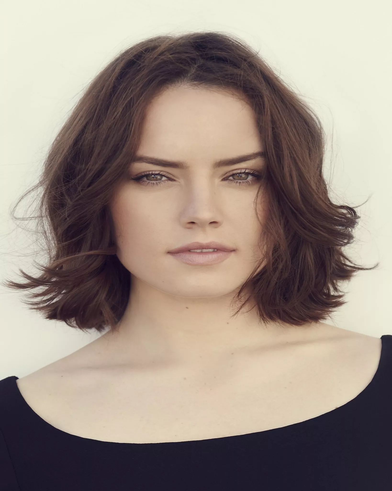 Piercing Gaze (x-post from /r/DaisyRidley)