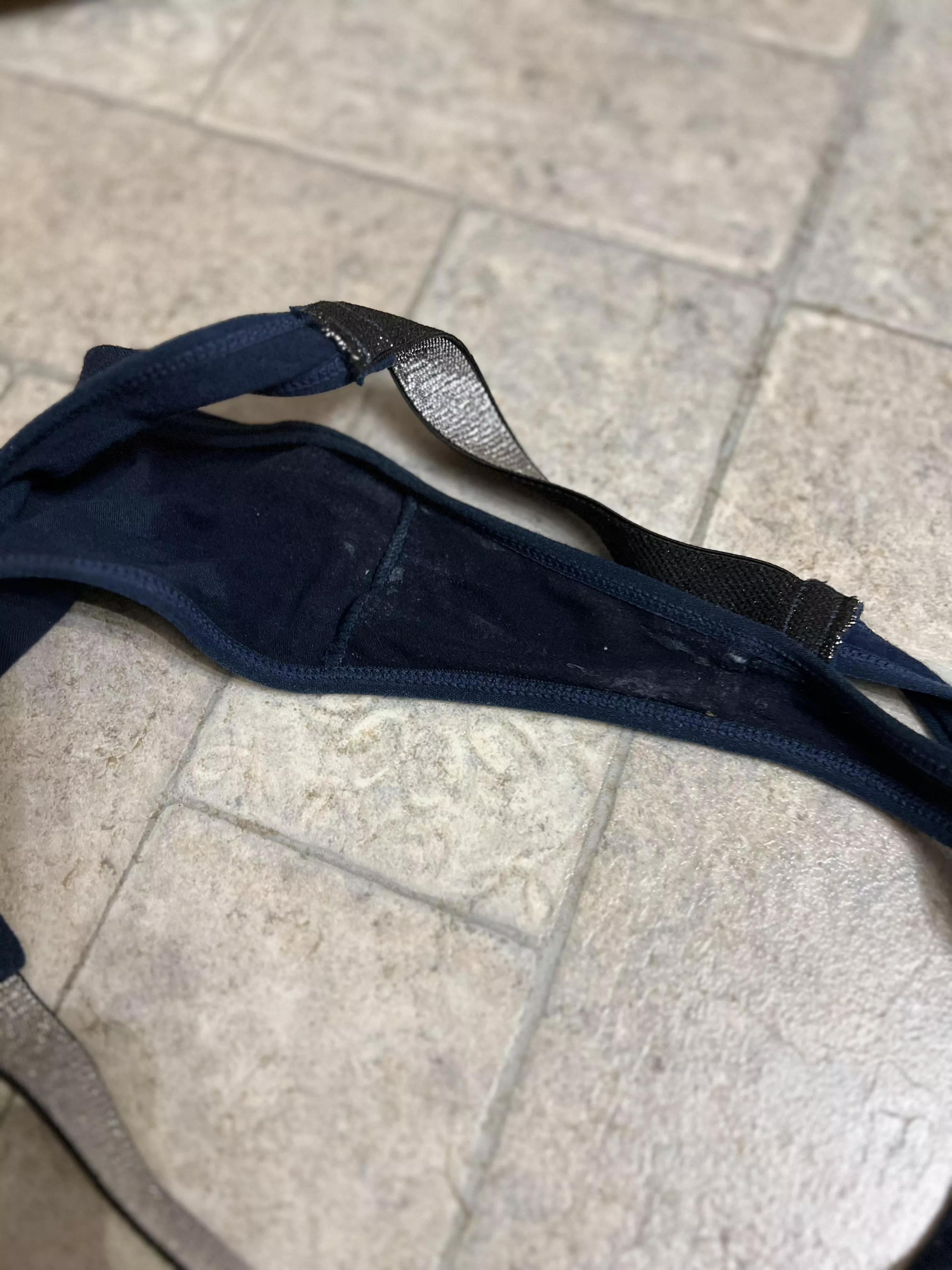 Squirted on them during sex are you a sniffer 👃 or a licker 👅 😈