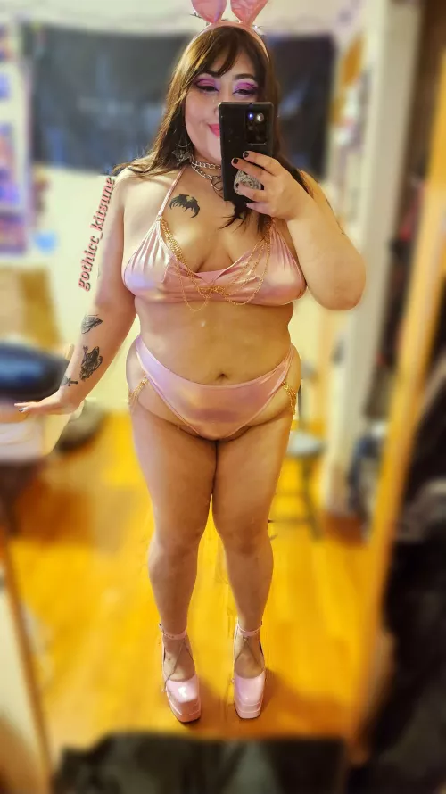 Teen girl me loved how sexy playboy bunnies were and envied all my slim friends in their bunny bikinis at the pool. Now adult me realizes that I CAN be a fat and sexy bunny babe!~ 🥰