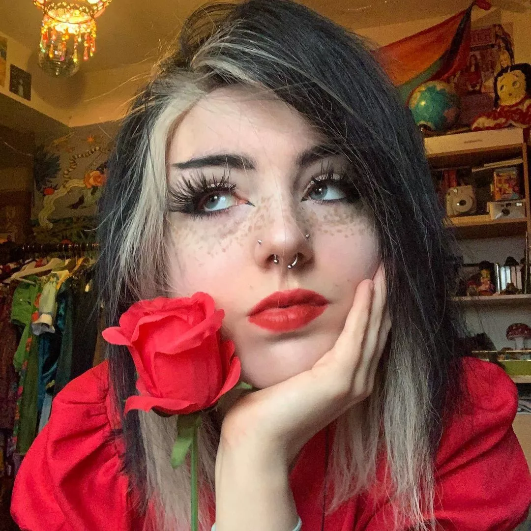 Thoughts on goth freckled girls with make up