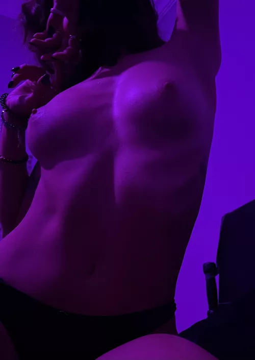 a little kiss squeeze on my tits plz