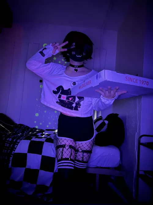 Any of you ordered a fempizza? UwU