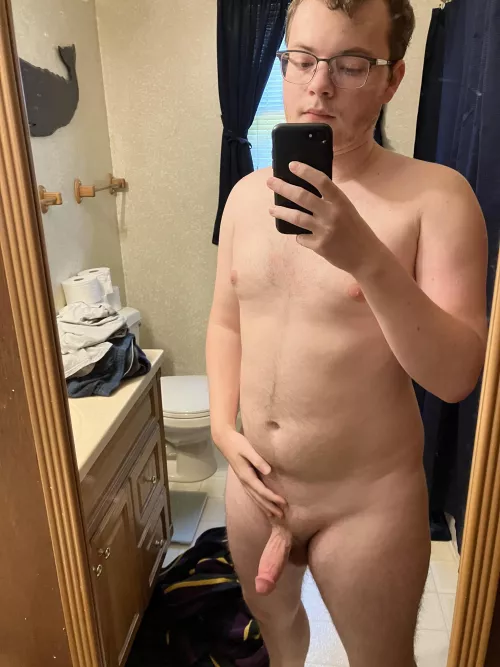 Are you into nerdy white dick? Lmk in dms