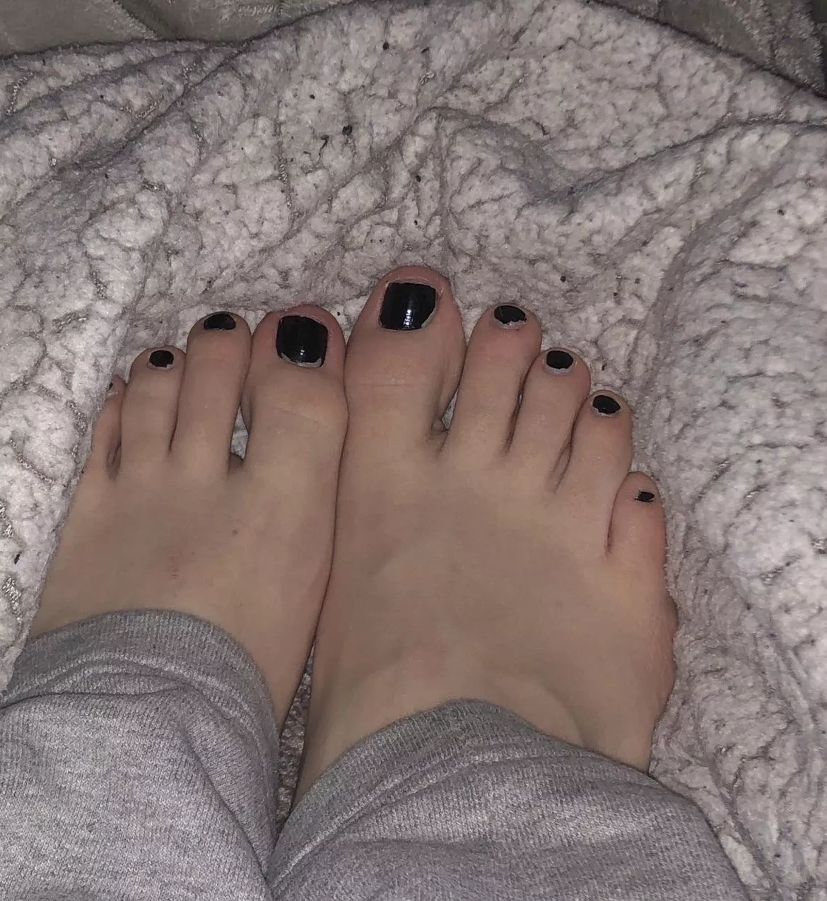 Do my toes look cute? 🥺