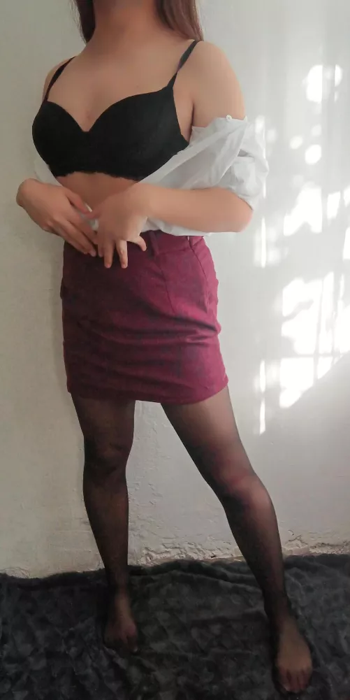 Getting (un)ready for work🖤