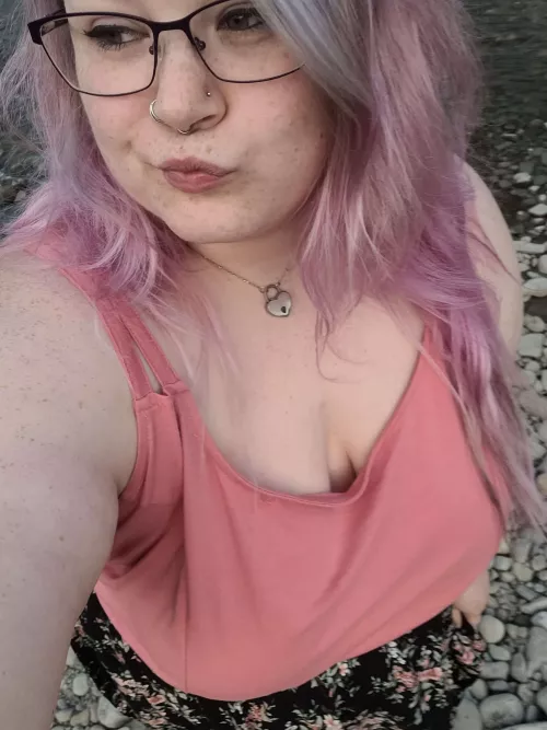 I admire my innocent appearance.