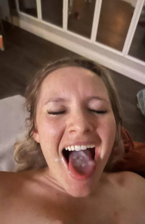 I had cum in my eye, so my husband was on his own with the photography. 🤦🏻‍♀️🤦🏻‍♀️😂😂😂