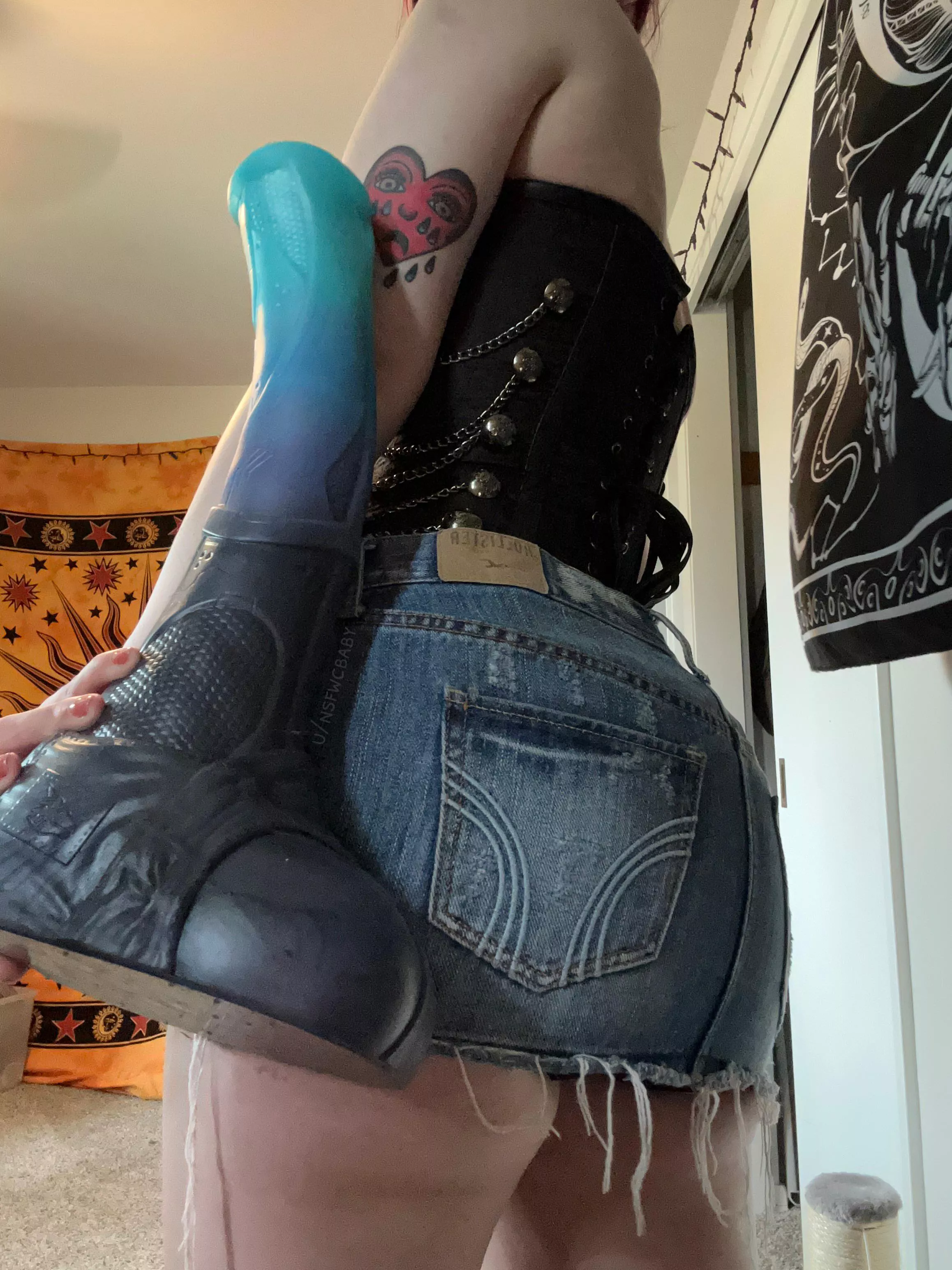 I love holding Vector XL Bad Dragon against me, he’s so big!