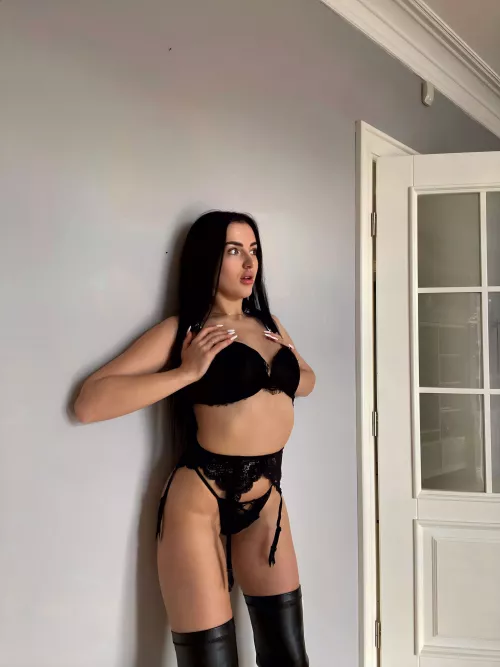 Is my shape enough for you ?