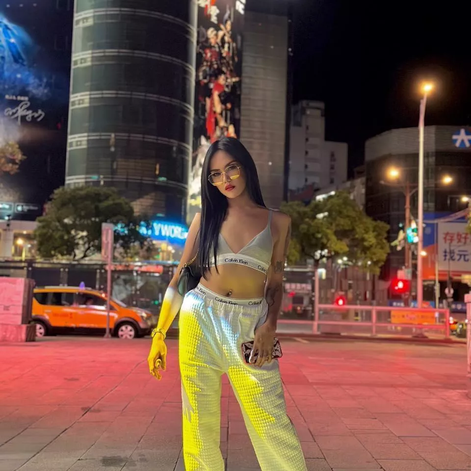 Let's enjoy life. Be with me so I can do more honey.