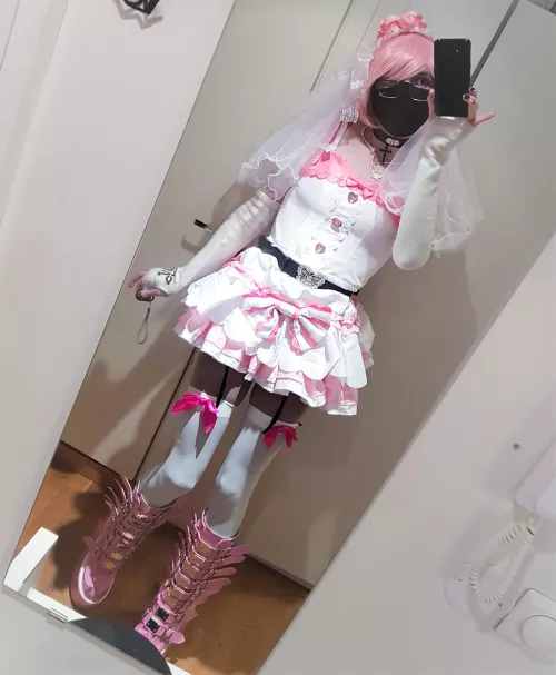 like an Idol Waifu 💗