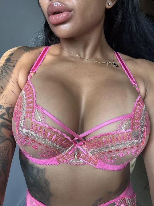 Lips or tits… your choice