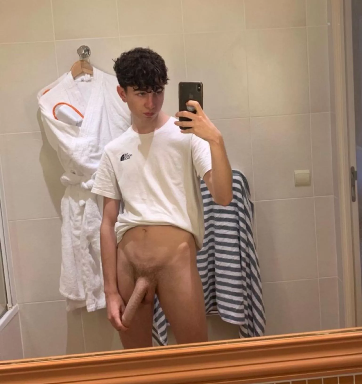 Meet me in the bathroom