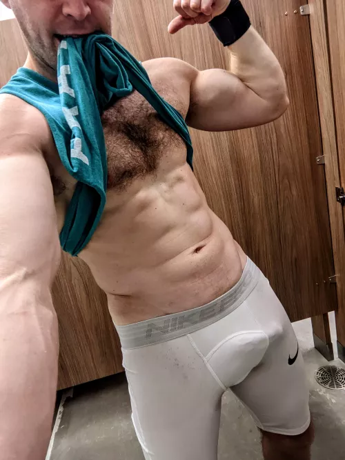 (M)onday workout complete, let's recover together 😋