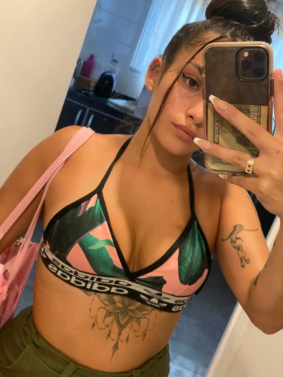 my gym croptop today :)