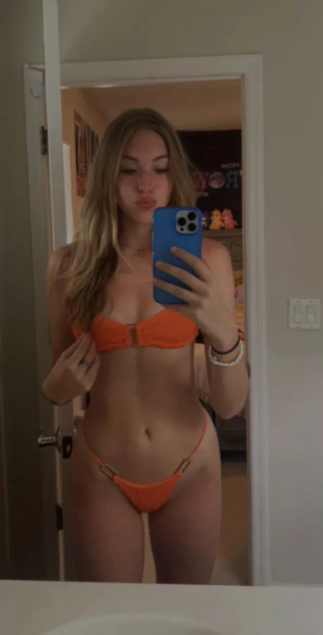 Orange kini