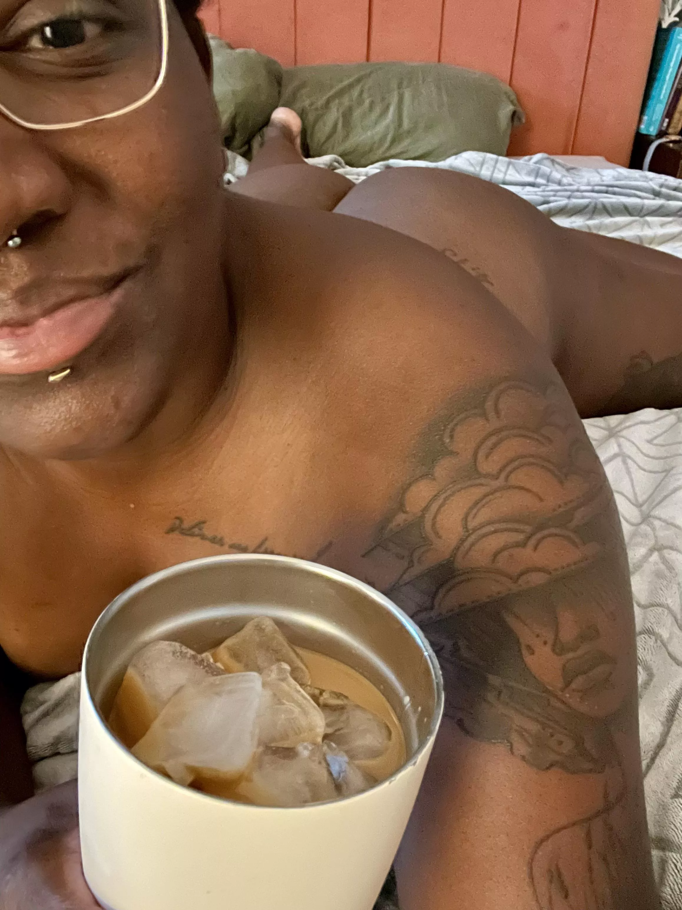 that euphoric moment when both me and the coffee touch your lips for the first time in the morning 🌅