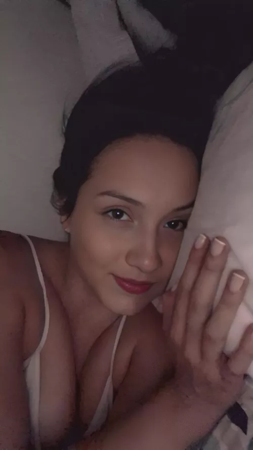 Today i don't feel like doing anything , I just wanna lay in my bed.