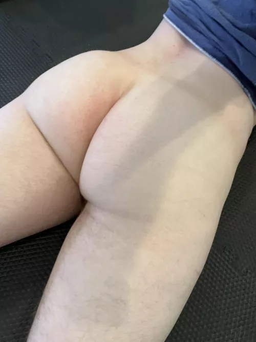[26] just showing off my guy butt. Is it cute?