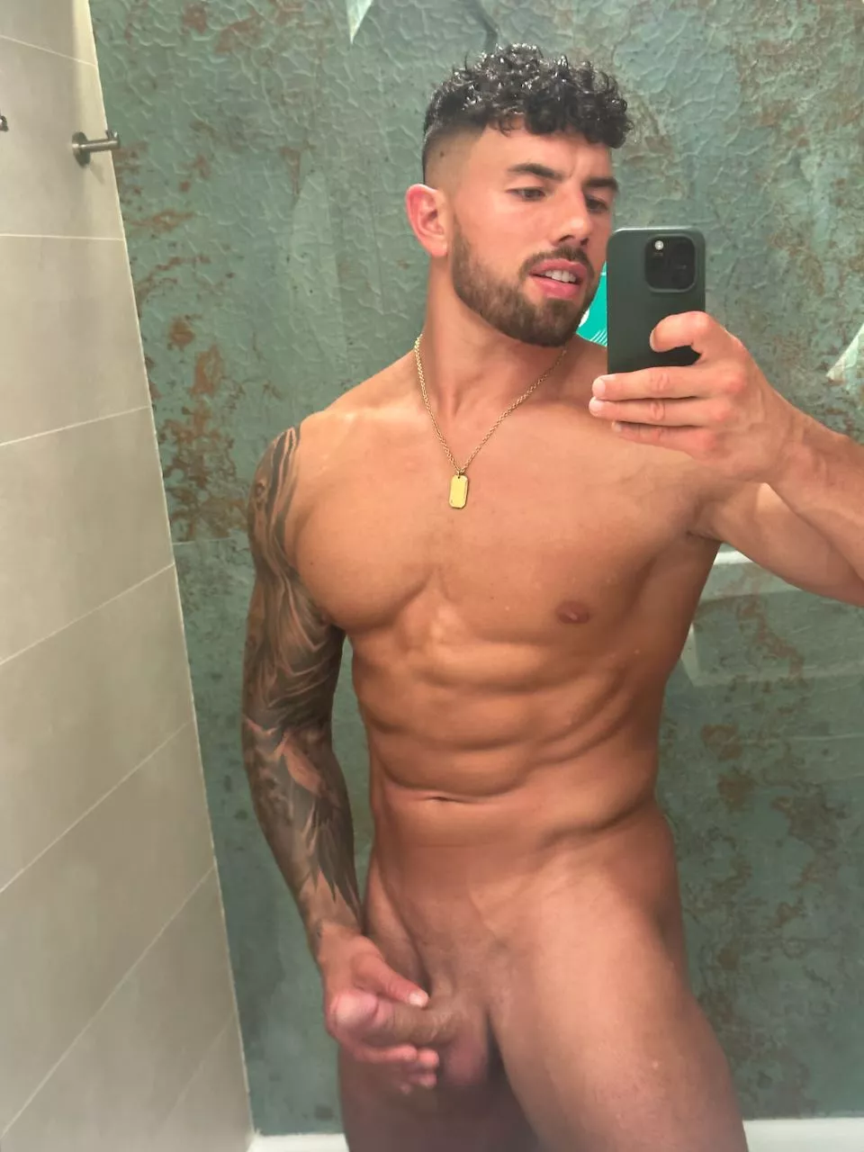 Average package? No big deal. We are all sexy in our own way 🫶🏻