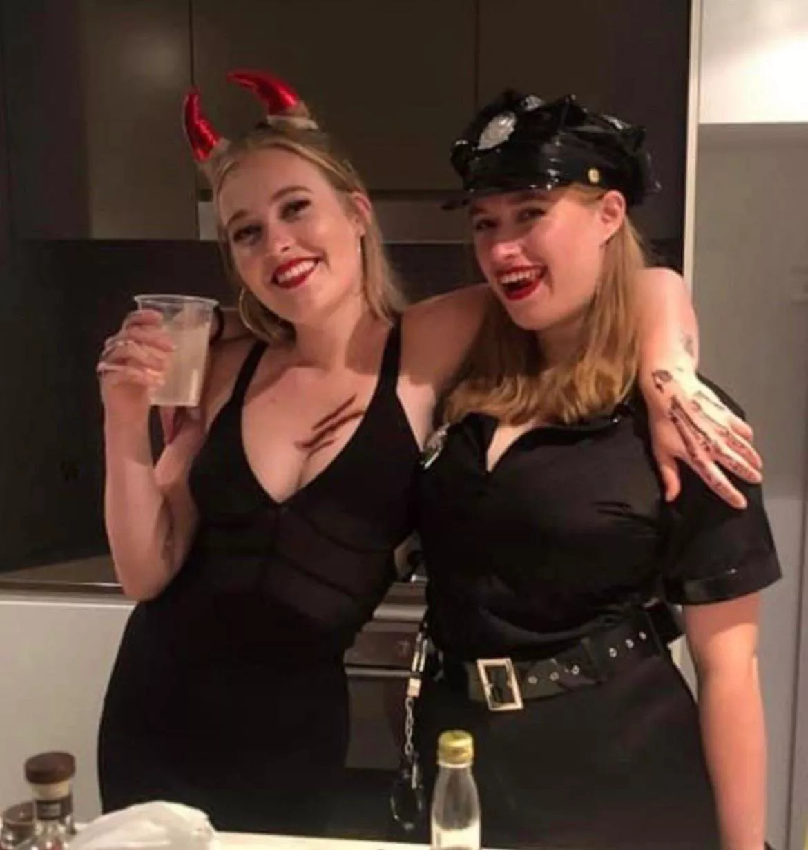 Cop can’t hide her weapons