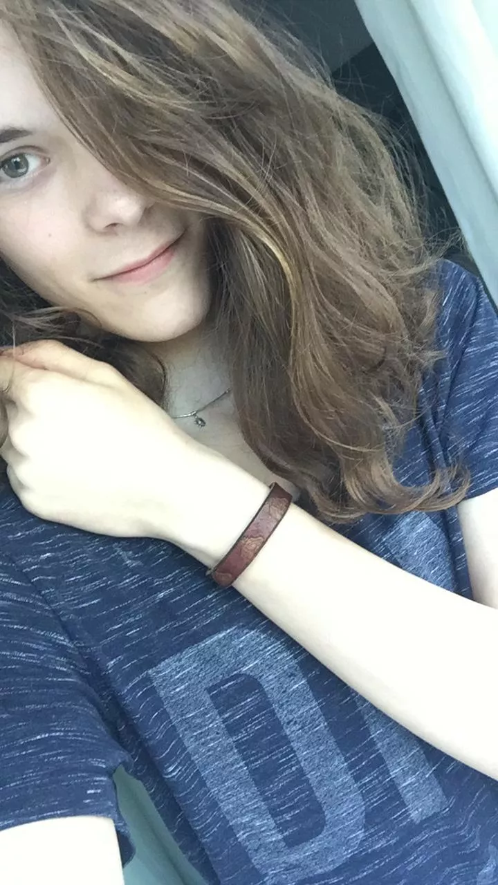 Do i look Female enough in Plain Clothing 🤔