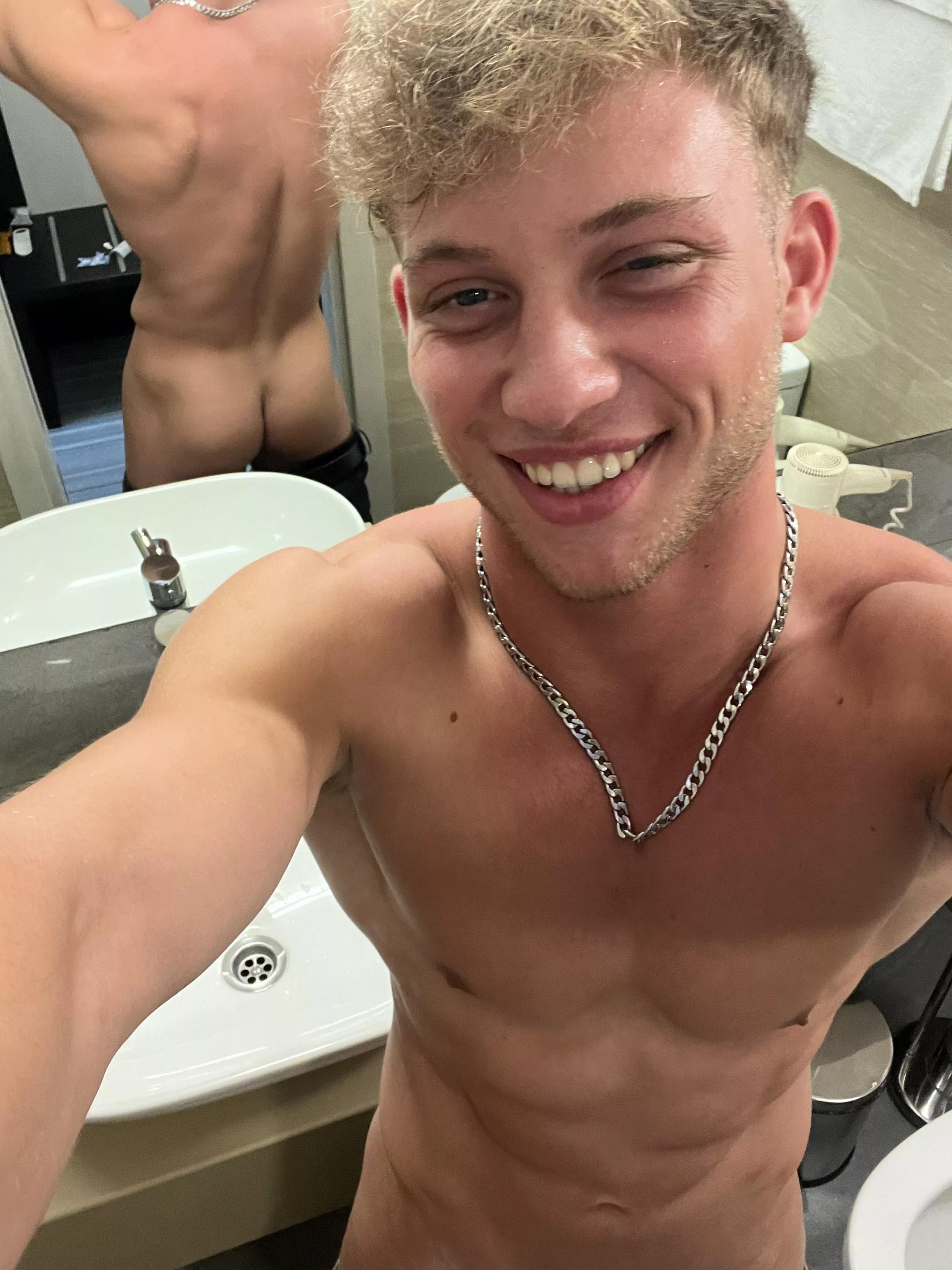 Do you like cute muscular butts