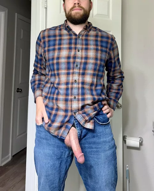 Fall is my favorite season because I can wear flannels and crewnecks.