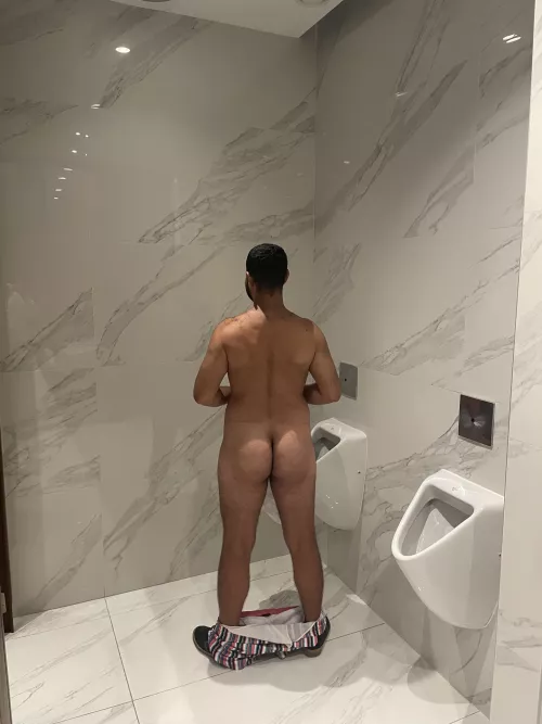 Friend said I have a woman’s ass cuz the cheeks are big.. thoughts?