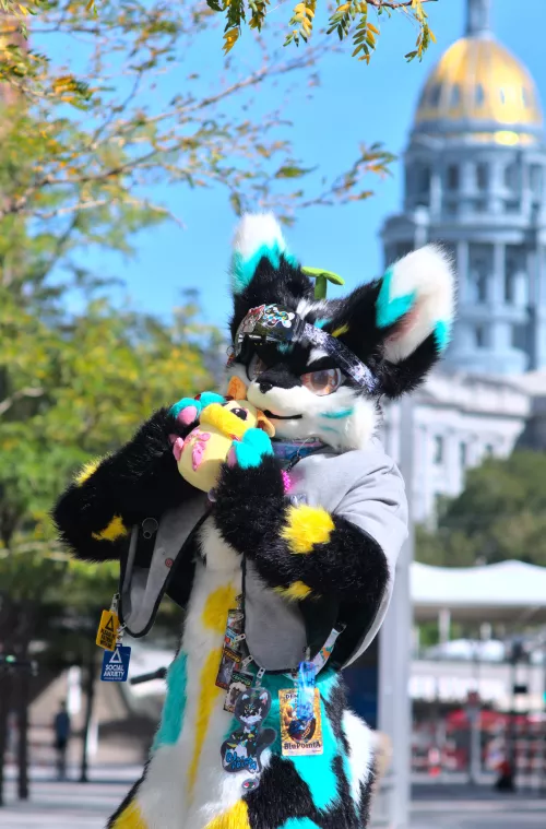 I feel like my little moth child is the real cutie (>ω<)