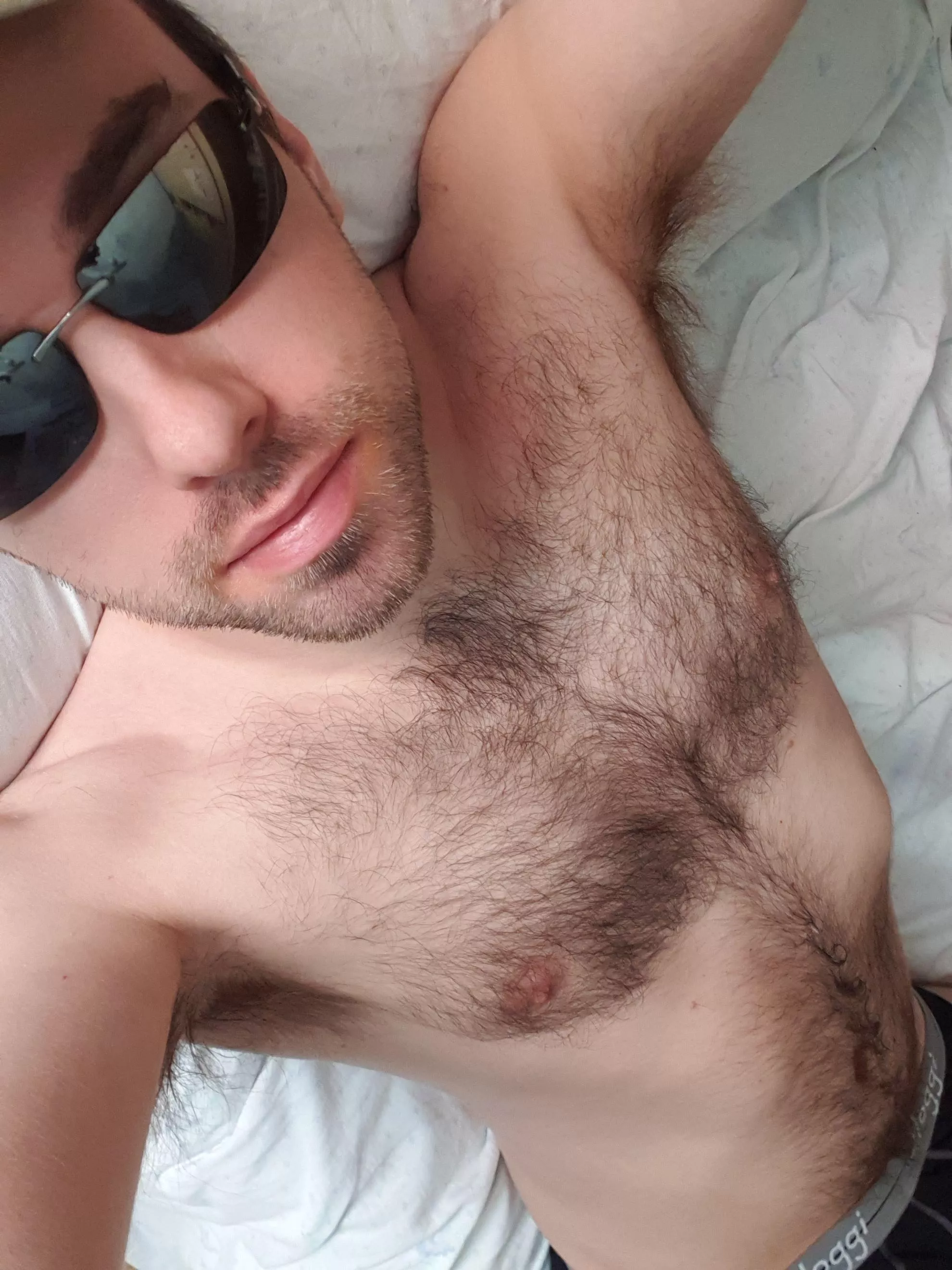 I have sweaty armpits today