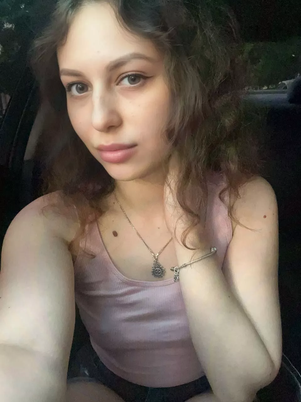 i love to feel your hands on my body