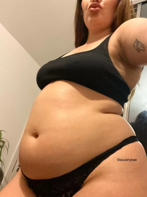 Just went out for a boujee meal but couldn’t stop thinking about coming home to check out my belly 🥵