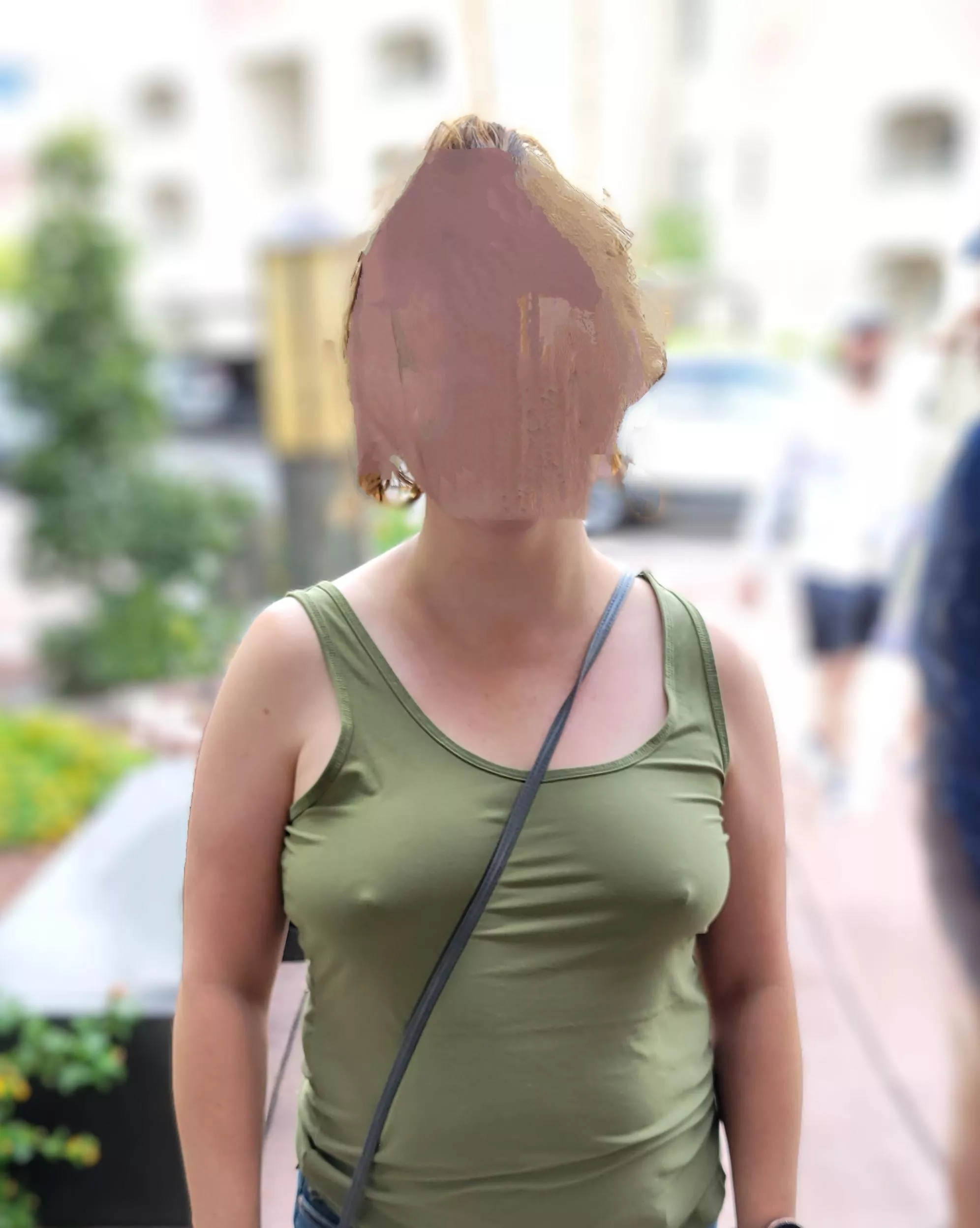 My husband loves when I wear my purse strap like this