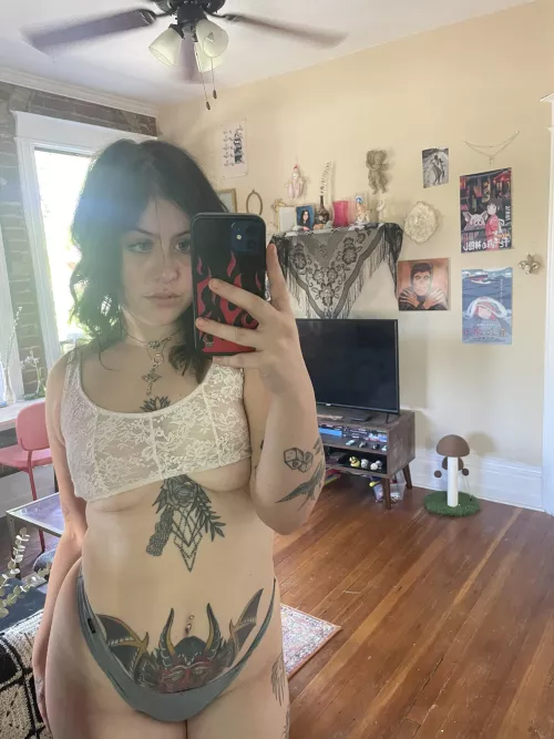 spoiled lesbian top 🥰