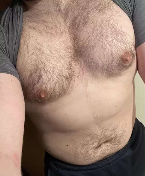 Starting to see gym progress. I can’t wait to grow this chest bigger 👀😏