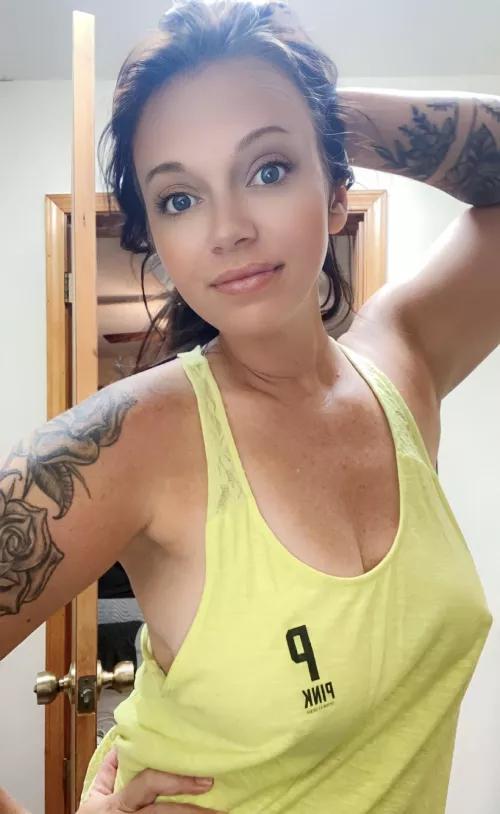 They’re staring, dont be rude, say hello😉