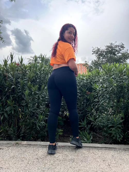 Those leggings are tight on me 💦🙈