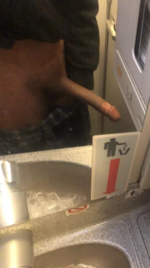 upv0te if u think i’m the biggest in this sub