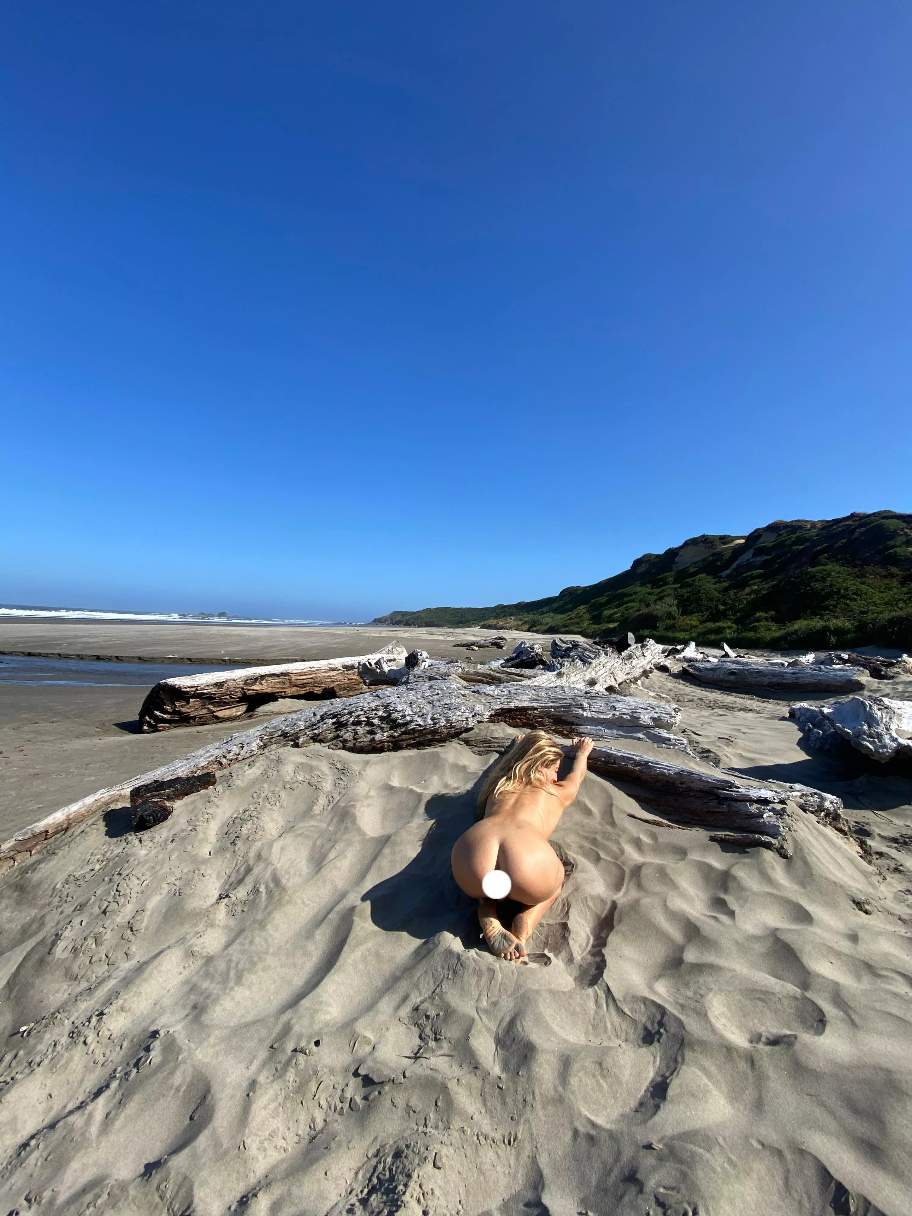 Empty beach morning flow 🦋