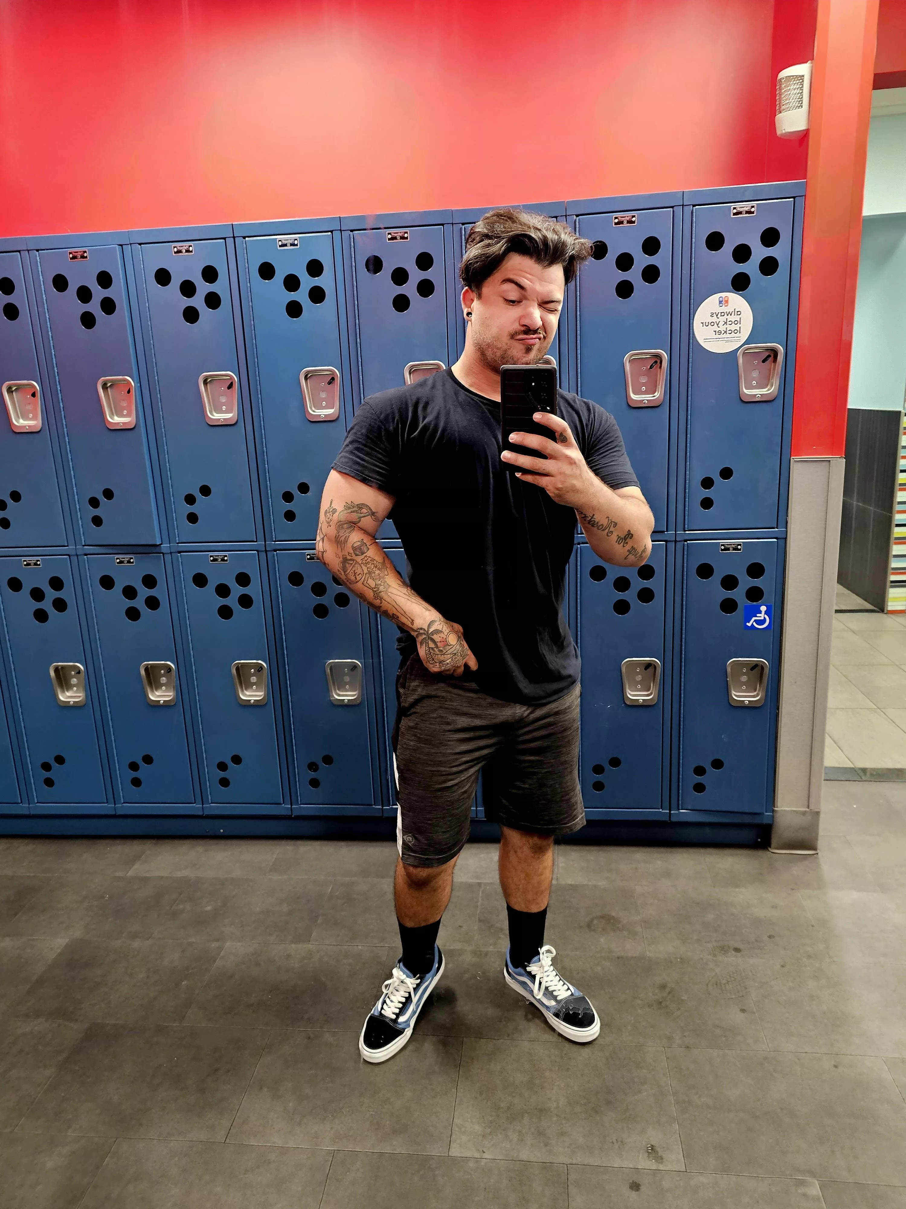 Happy hump day beautiful people 💚