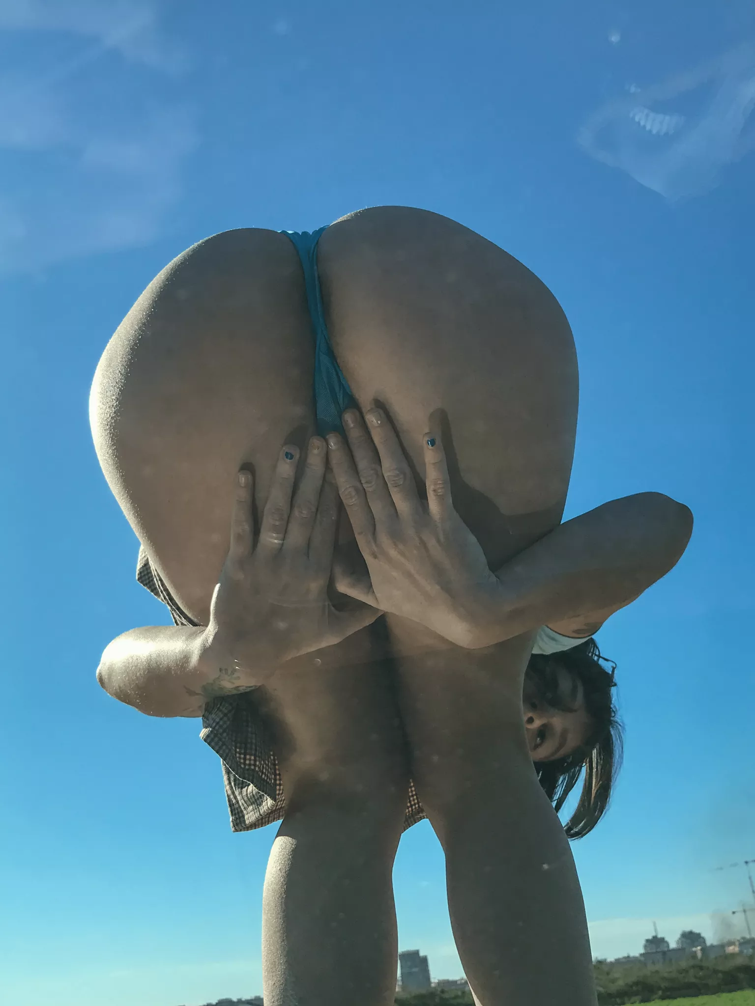 I showed you my hungry booty, please respond