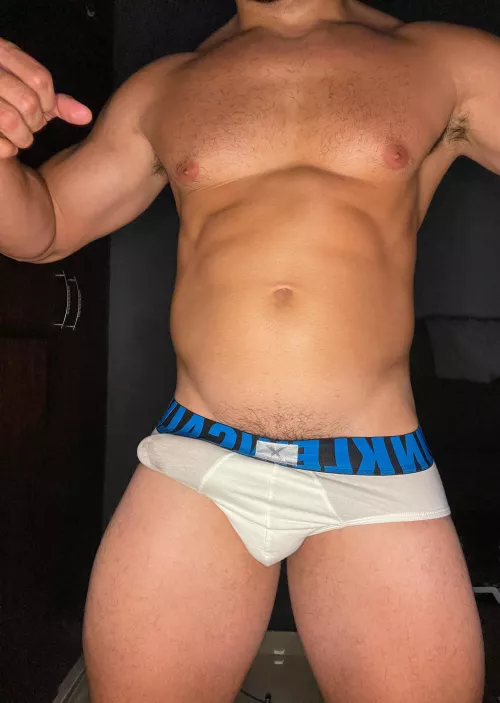 I think I can post this pic here