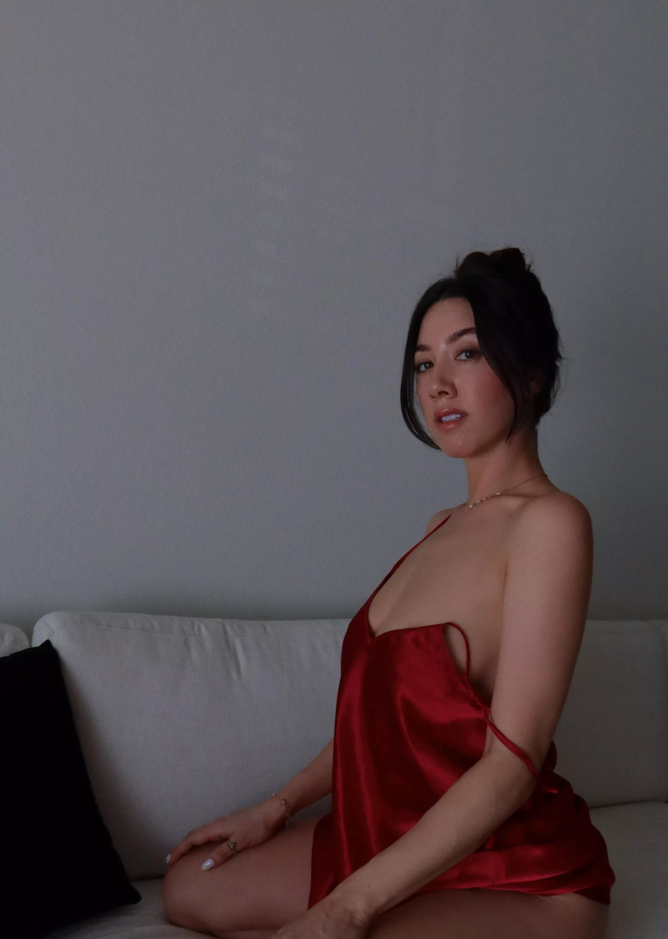 I was told I look elegantly mild here 💋 [f]