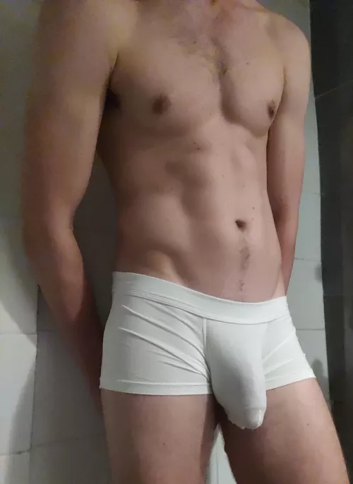 If I were your roommate I'd only walk around like this