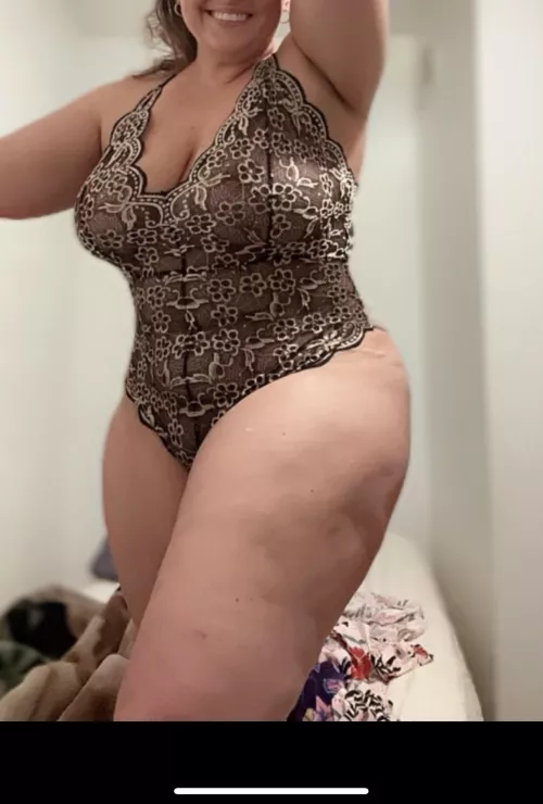 If you look real close you can see my nipple 🙀