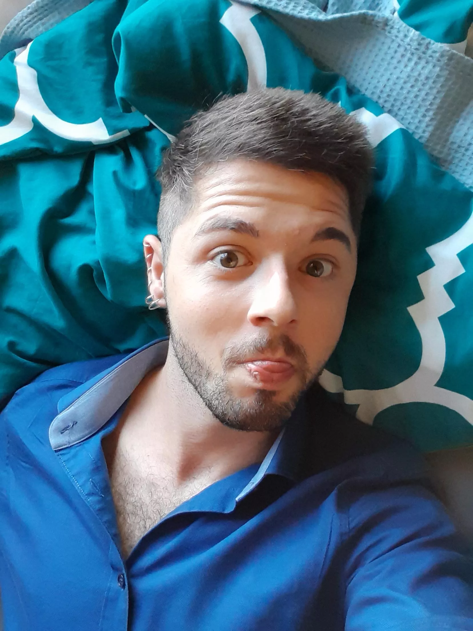 Just saying hi after a fresh haircut :)