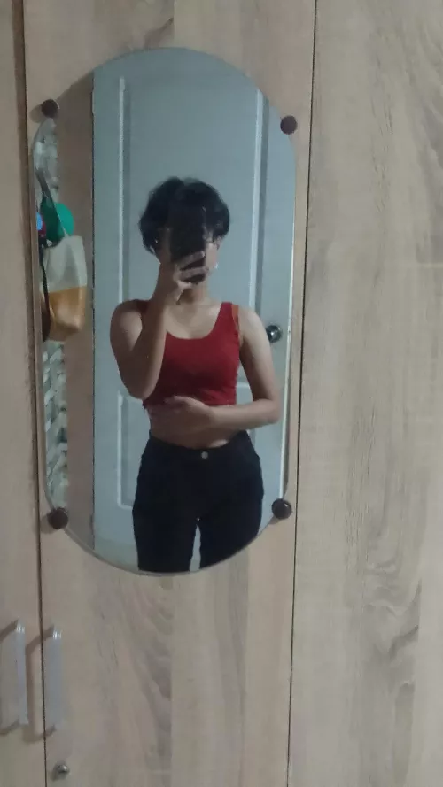 Mom bought me a crop top and it matches my pants❤️