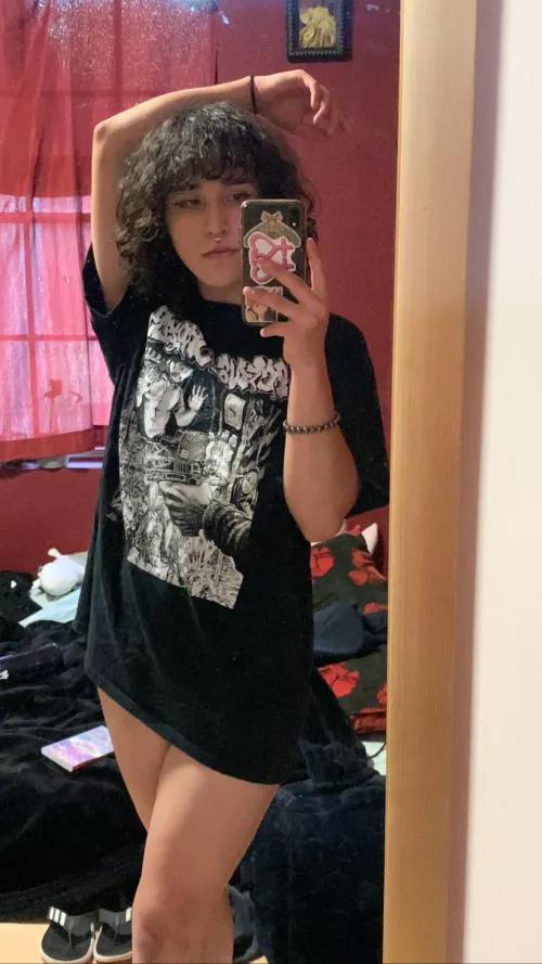 selfie break after making some art 🤍