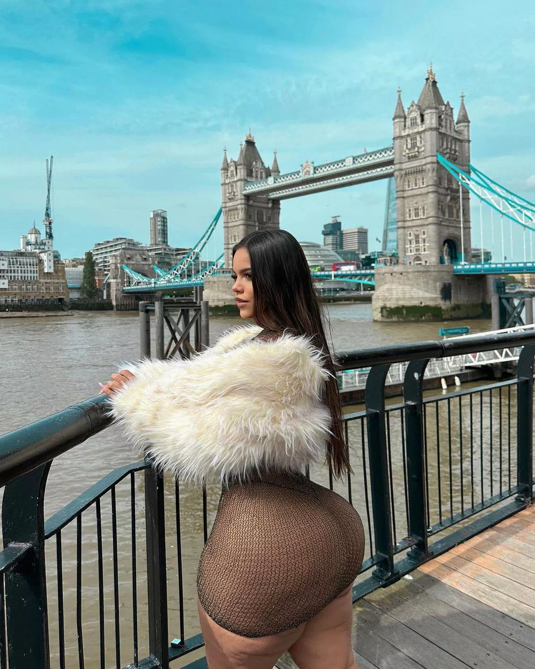 She’s wearing this on the first date… What’s the plan for the day?